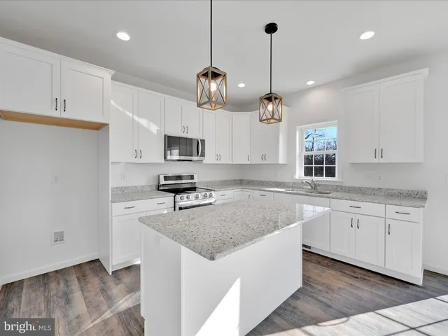 $428,900 | 4 Stream Drive, Carlisle, PA 17013