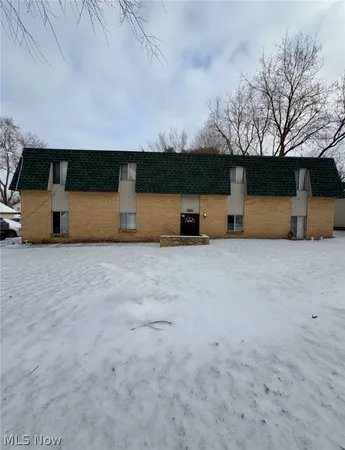 $775 | 27 Wayne Street Southeast, Unit 6, Niles, OH 44446