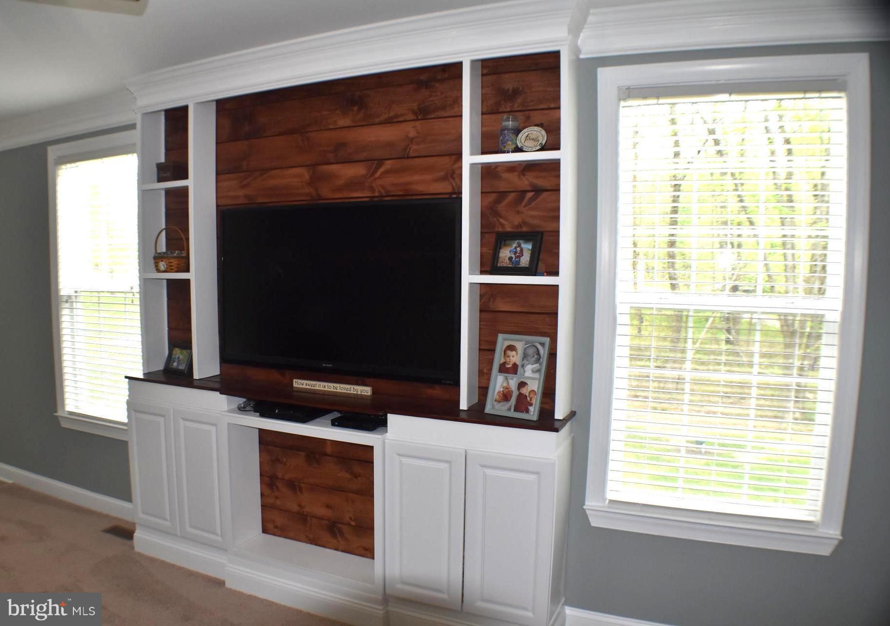 422 Nestle Quarry Road Falling Waters, WV 25419 - Photo 9 of 30 Family Room