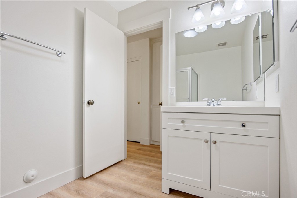 26574 Cardwick Court Newhall, CA 91321 - Photo 19 of 43 Primary Bathroom