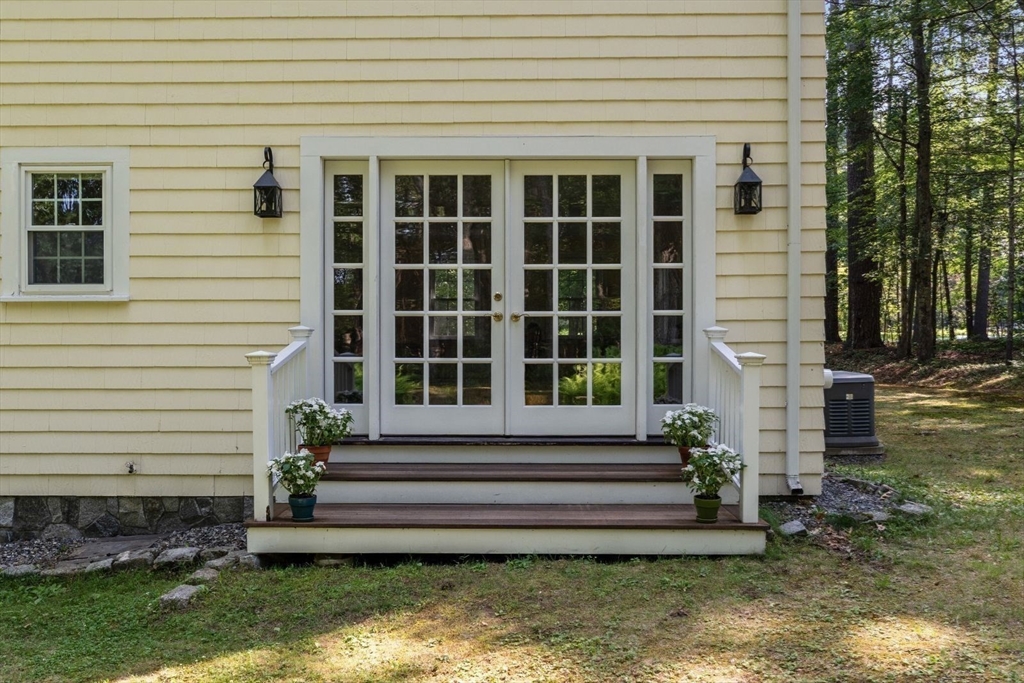 113 Newbridge Road Sudbury, MA 01776 - Photo 32 of 42