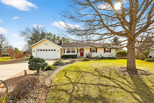 $615,000 | 3506 Greendale Court, Janesville, WI 53546