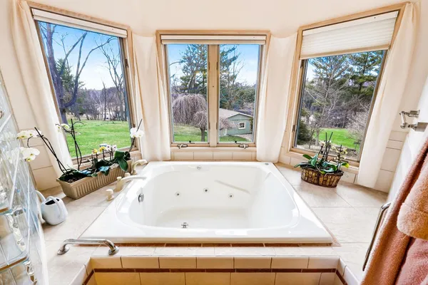 $615,000 | 3506 Greendale Court, Janesville, WI 53546