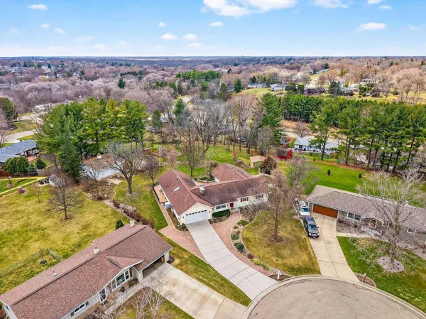 $615,000 | 3506 Greendale Court, Janesville, WI 53546