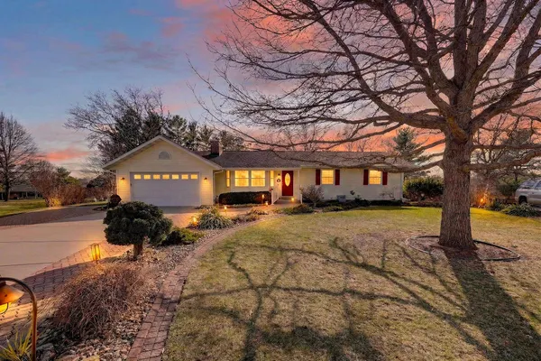 $615,000 | 3506 Greendale Court, Janesville, WI 53546