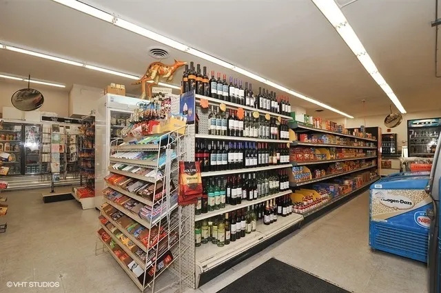 $269,000 | 3950 North Lake Shore Drive, Unit 1811, Chicago, IL 60613