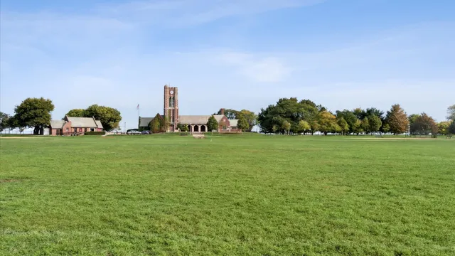 $269,000 | 3950 North Lake Shore Drive, Unit 1811, Chicago, IL 60613