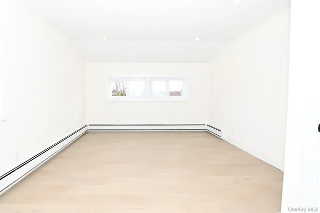 $775,000 | 15 Bond Lane, Hicksville, NY 11801