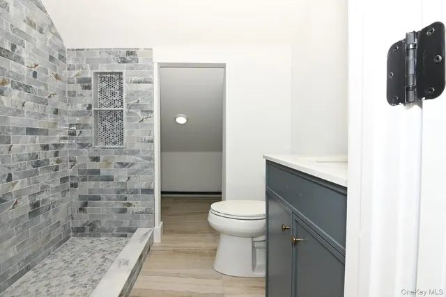 $775,000 | 15 Bond Lane, Hicksville, NY 11801