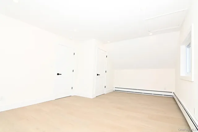 $775,000 | 15 Bond Lane, Hicksville, NY 11801