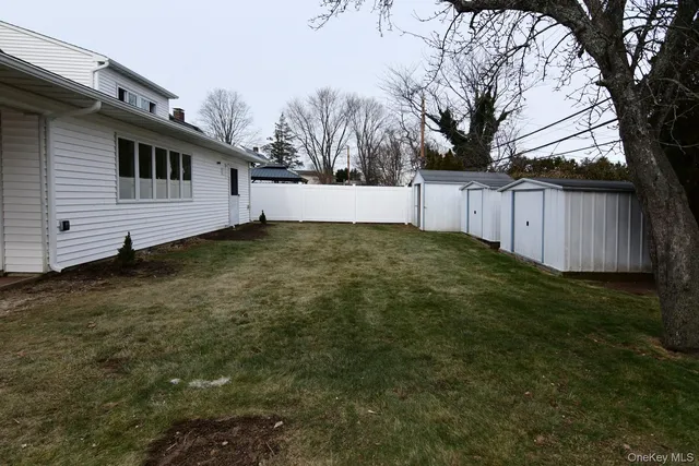 $775,000 | 15 Bond Lane, Hicksville, NY 11801