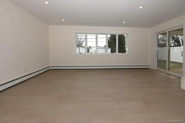 $775,000 | 15 Bond Lane, Hicksville, NY 11801