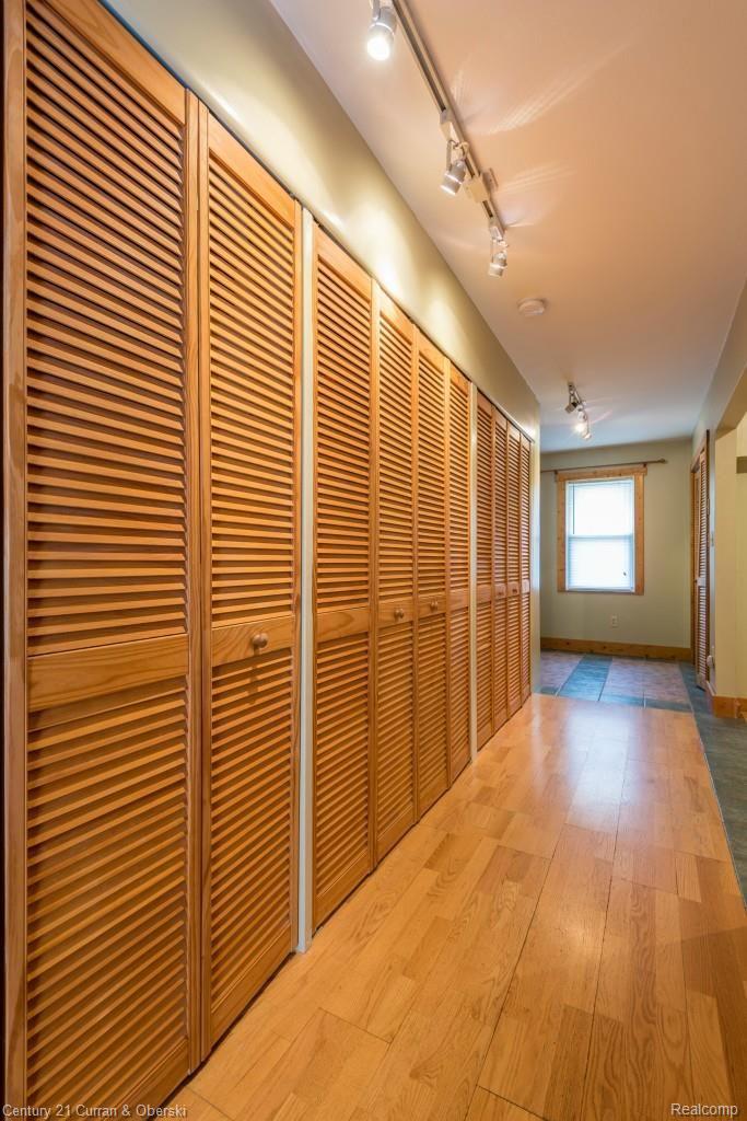 44255 Warren Road Canton, MI 48187 - Photo 18 of 36 DSC_7105.jpg
