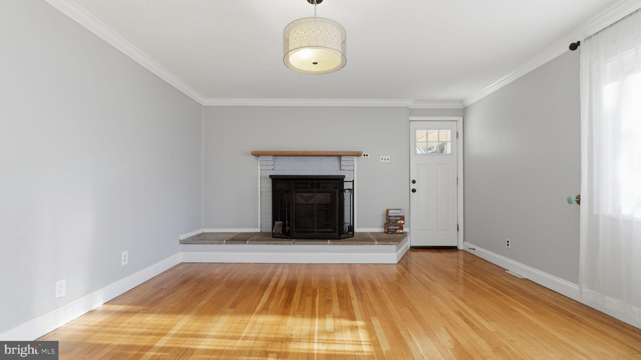 1703 Tioga Road Fort Washington, MD 20744 - Photo 30 of 57 Bright and inviting living space awaits you.