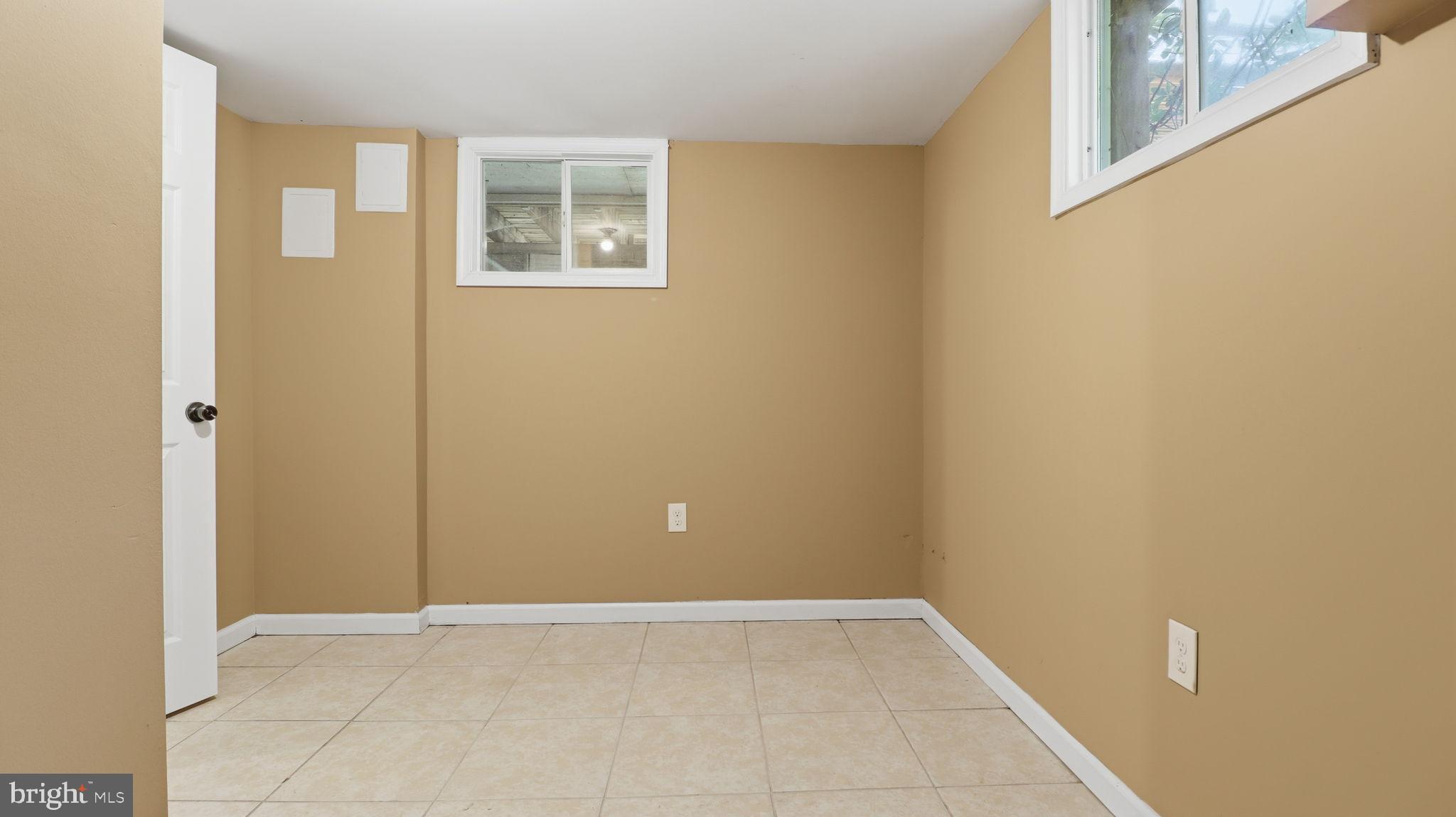 1703 Tioga Road Fort Washington, MD 20744 - Photo 48 of 57 Versatile space ready for your vision.