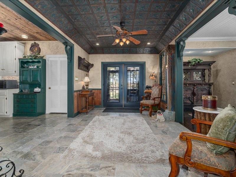 1847 Highway 19 Emory, TX 75440 - Photo 21 of 40 a view of a livingroom with furniture and an entryway