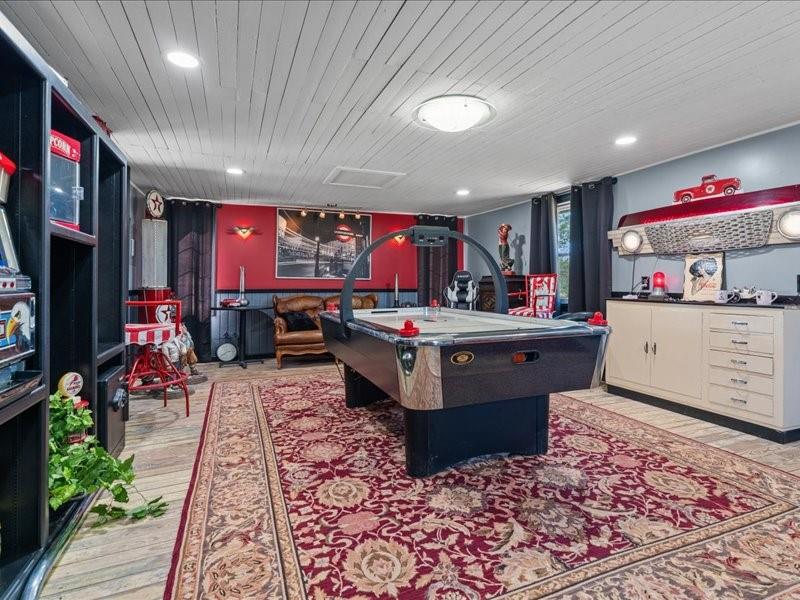 1847 Highway 19 Emory, TX 75440 - Photo 26 of 40 a room with lots of furniture and equipment