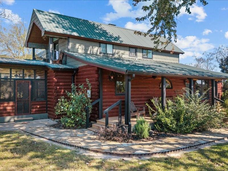 1847 Highway 19 Emory, TX 75440 - Photo 34 of 40 a front view of a house with garden