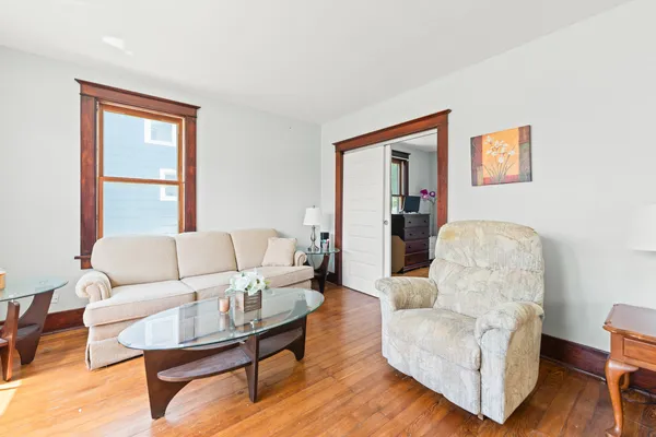 $409,900 | 637-639 East Wilson Street, Batavia, IL 60510