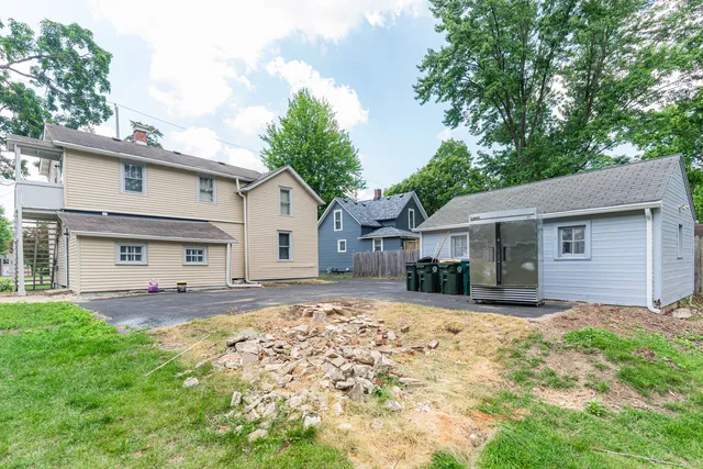 $409,900 | 637-639 East Wilson Street, Batavia, IL 60510