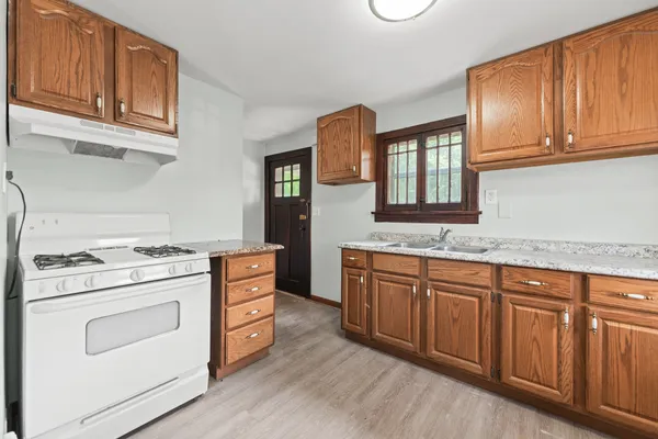 $409,900 | 637-639 East Wilson Street, Batavia, IL 60510