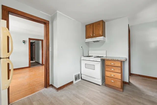 $409,900 | 637-639 East Wilson Street, Batavia, IL 60510