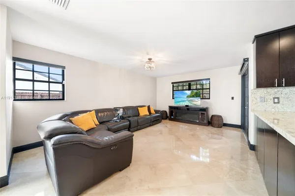 $10,000 | 5424 Southwest 154th Place, Unit 5424, Miami, FL 33185