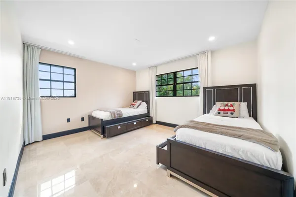 $10,000 | 5424 Southwest 154th Place, Unit 5424, Miami, FL 33185