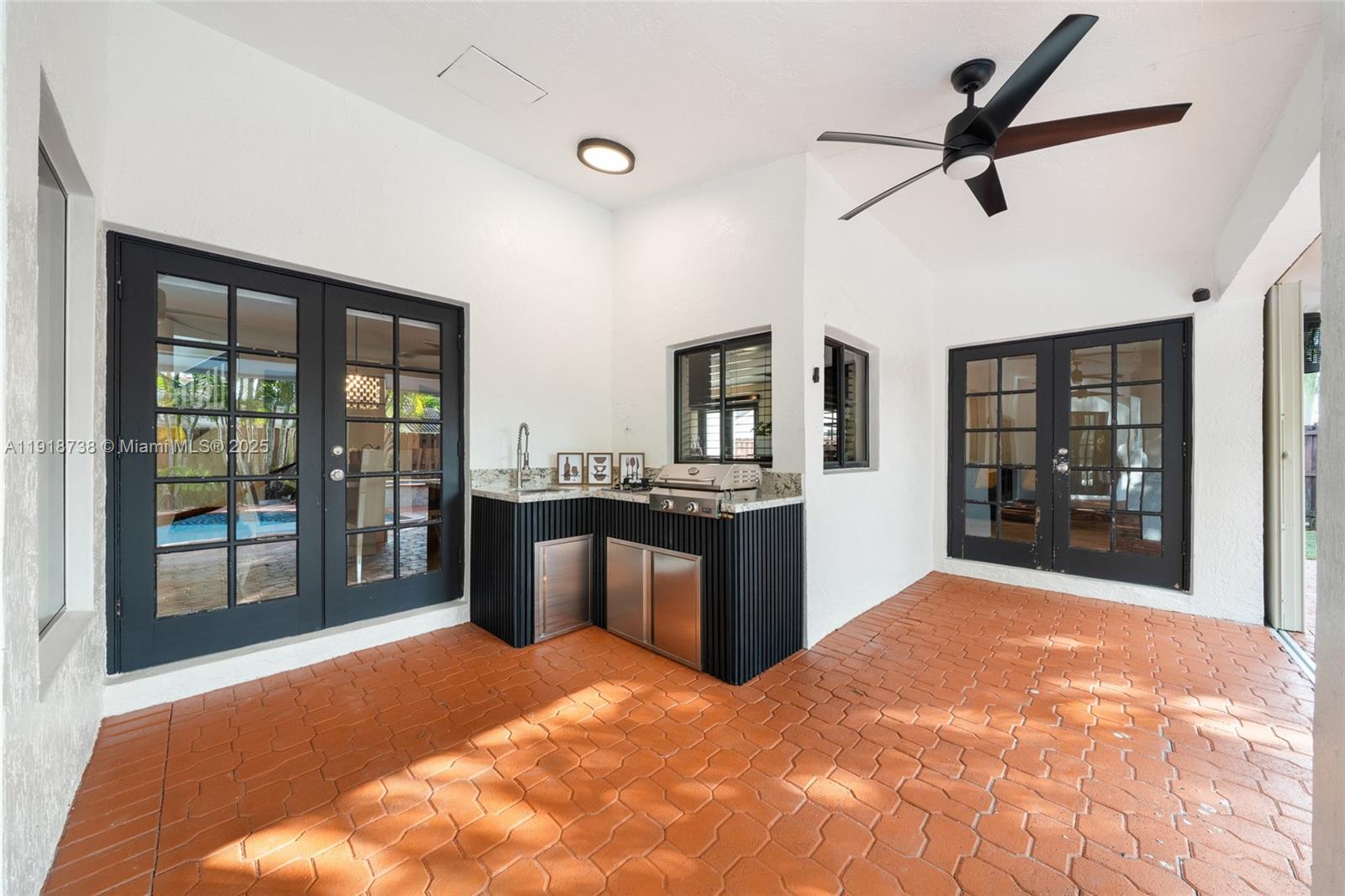 5424 Southwest 154th Place, Unit 5424 Miami, FL 33185 - Photo 43 of 52 Outdoor Kitchen and Grill