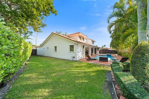 $10,000 | 5424 Southwest 154th Place, Unit 5424, Miami, FL 33185