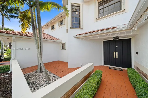 $10,000 | 5424 Southwest 154th Place, Unit 5424, Miami, FL 33185