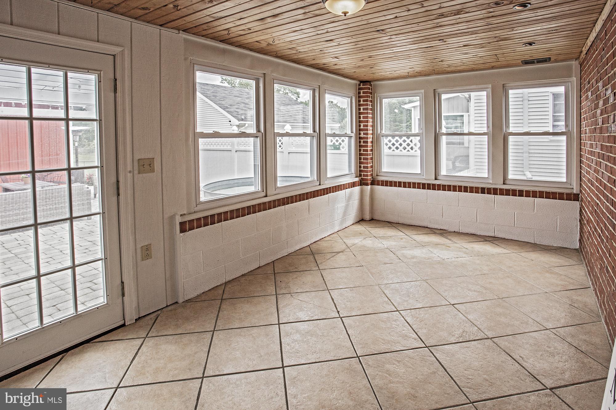 5000 Ogletown Stanton Road Newark, DE 19713 - Photo 19 of 39 a view of an empty room with a window