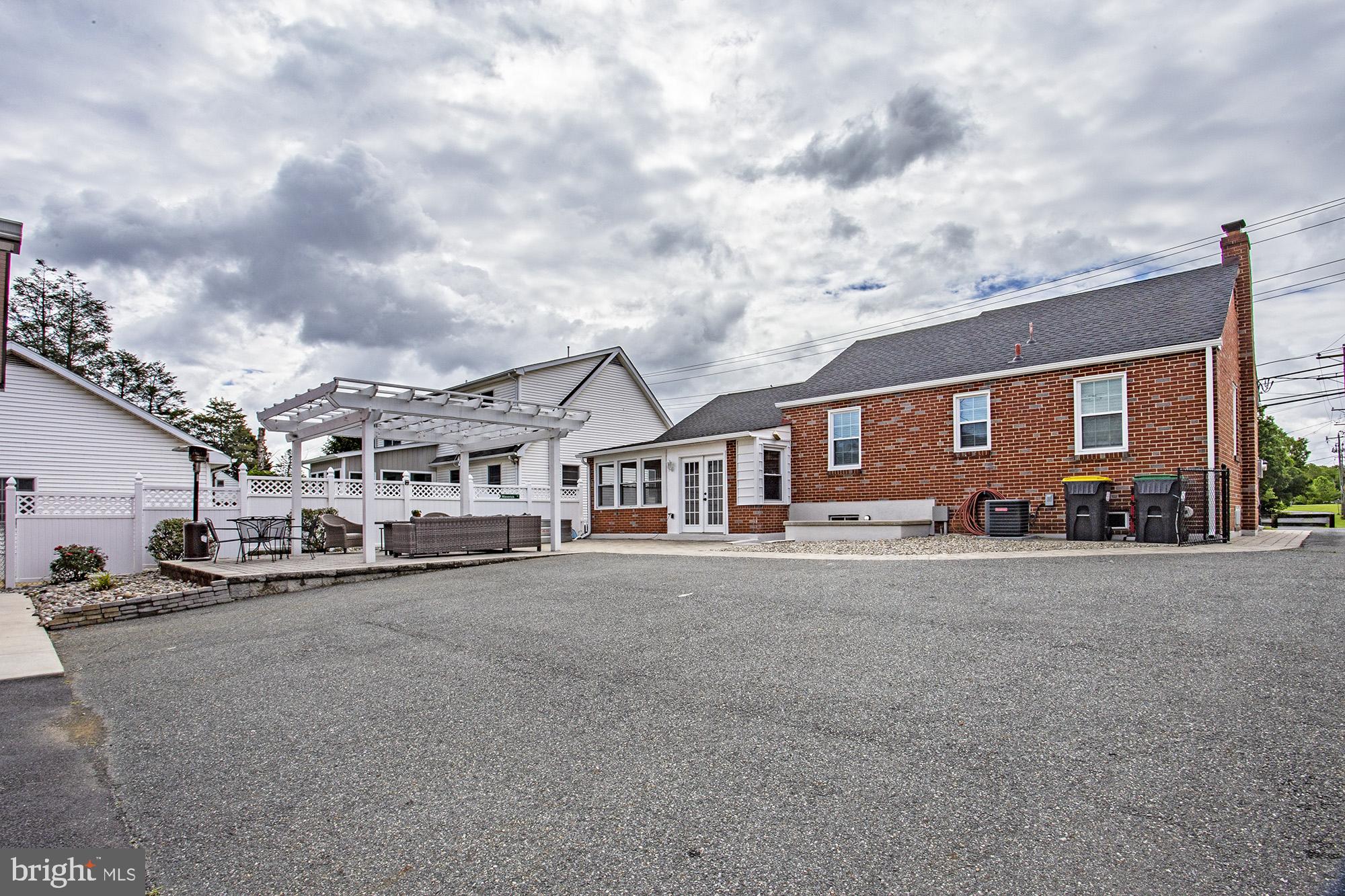 5000 Ogletown Stanton Road Newark, DE 19713 - Photo 25 of 39 a city view with large house