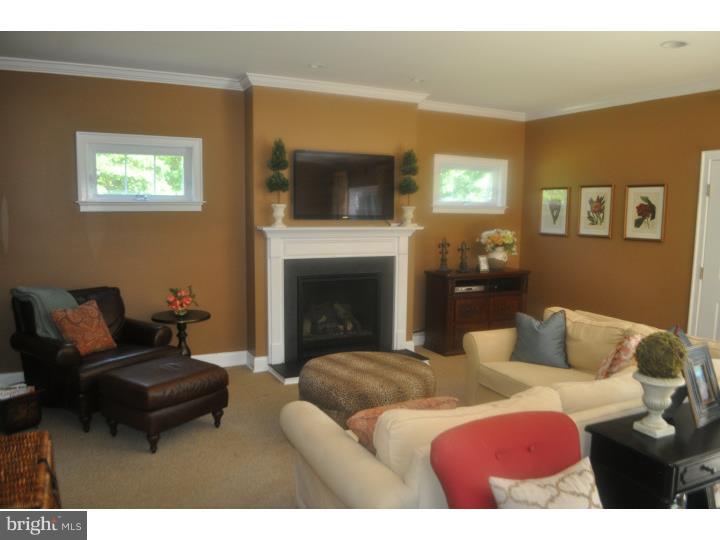 902 Lawrence Road Lawrenceville, NJ 08648 - Photo 14 of 20 Living Room