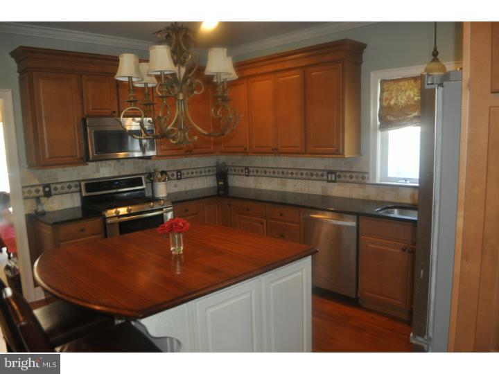902 Lawrence Road Lawrenceville, NJ 08648 - Photo 8 of 20 Kitchen