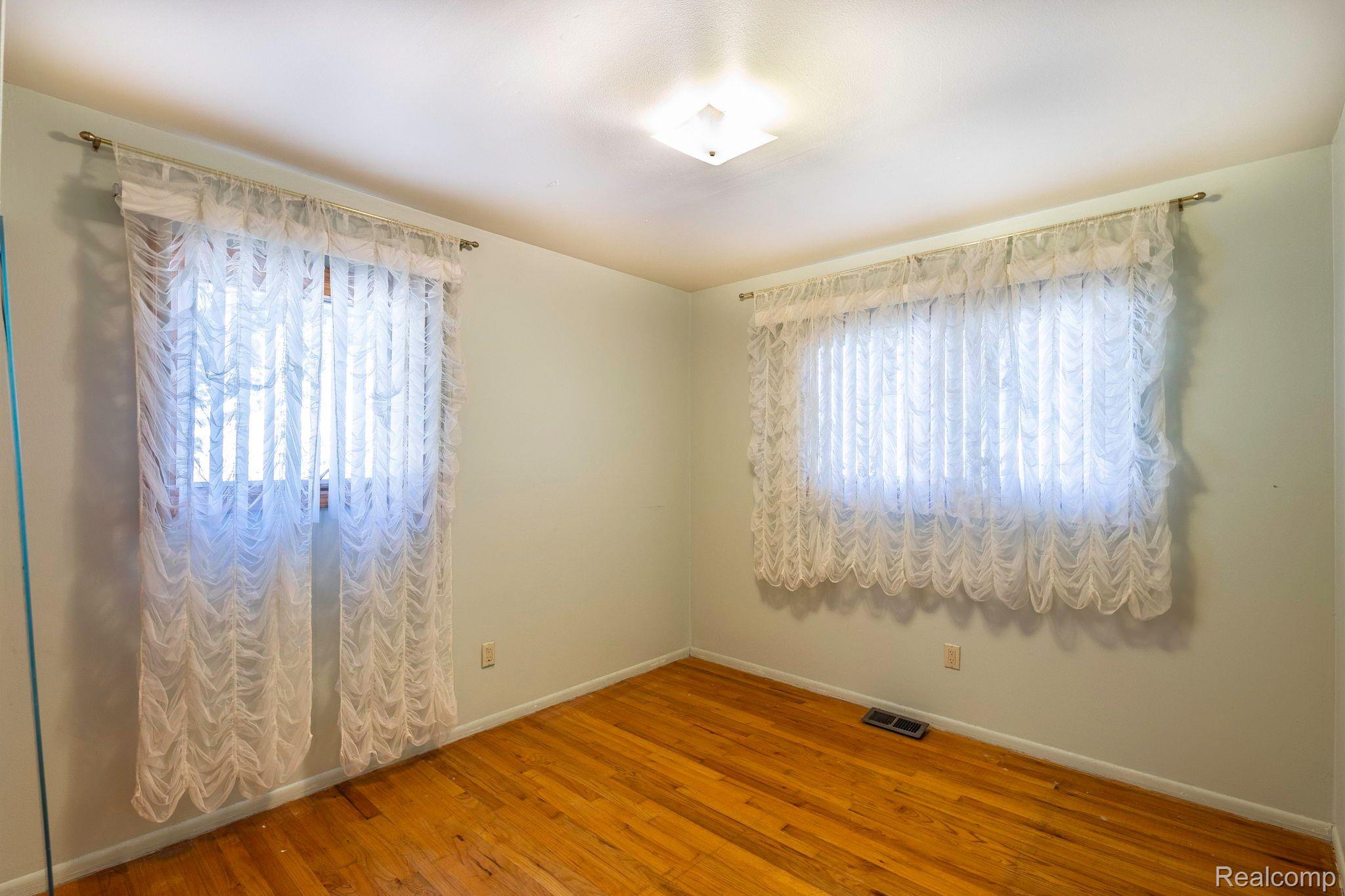 23605 Rockingham Street Southfield, MI 48033 - Photo 25 of 52 Gallery Image 25