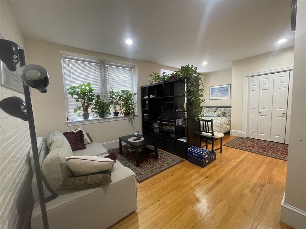 105 Pinckney Street, Unit 8 Boston, MA 02114 - Photo 2 of 13