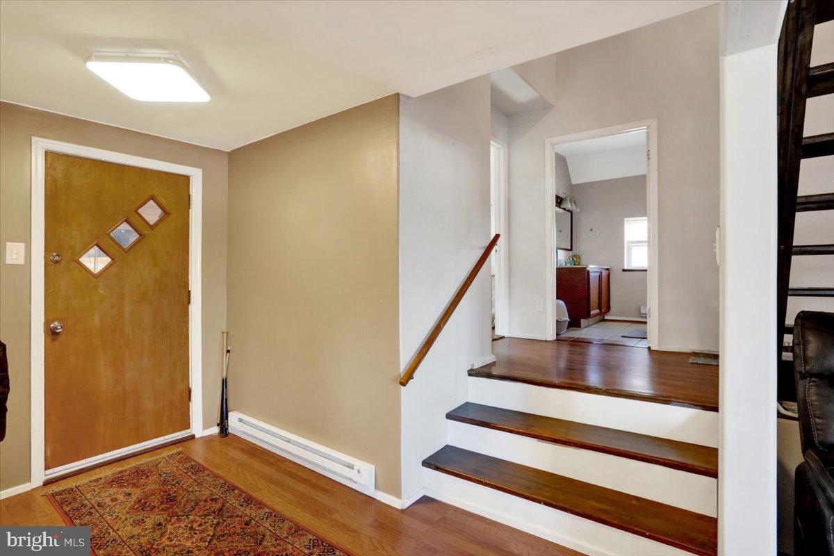 321 Pershing Boulevard Reading, PA 19607 - Photo 9 of 36 a view of an entryway