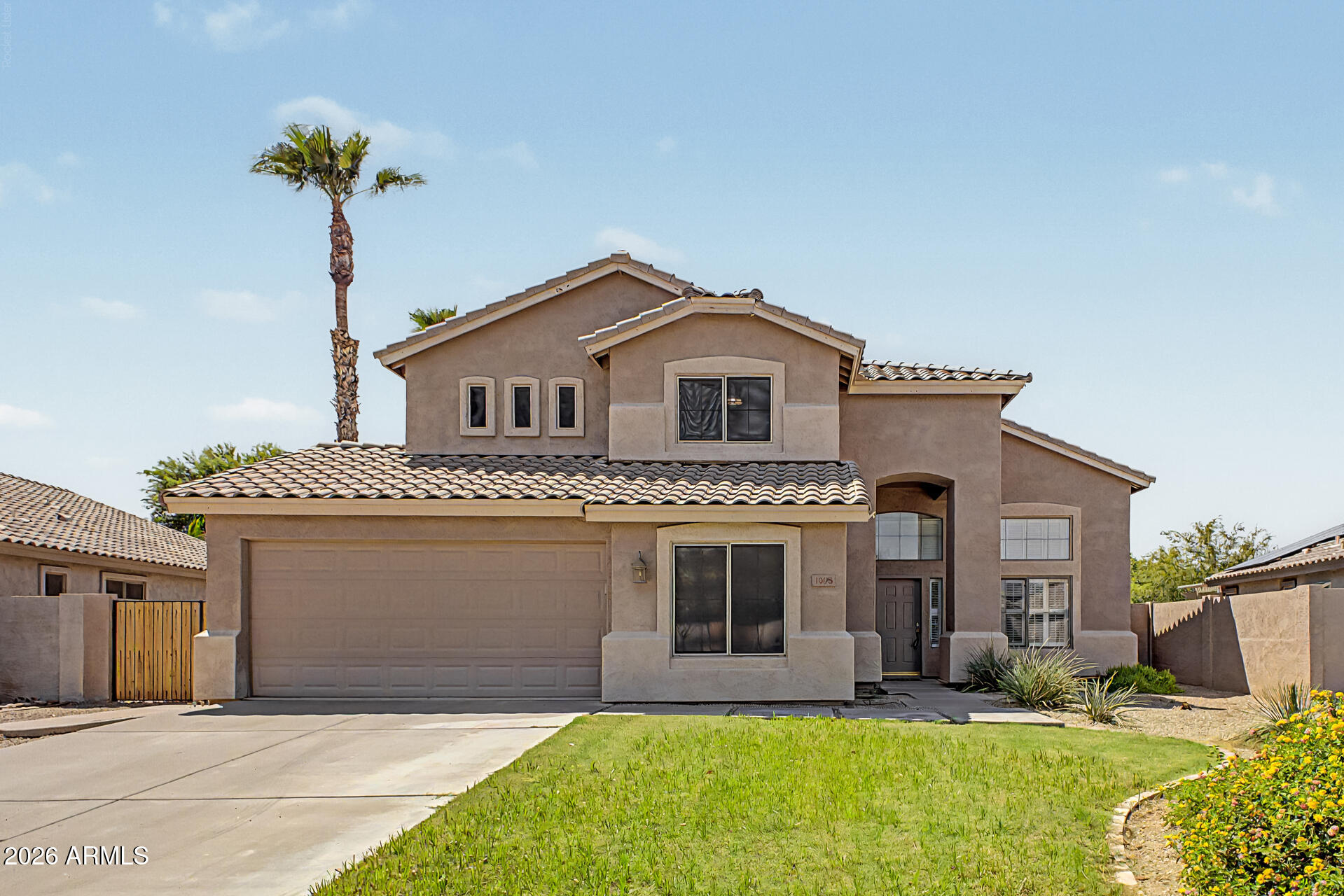 1098 South Roca Street Gilbert, AZ 85296 - Photo 6 of 57 FRONT2_E2W_close