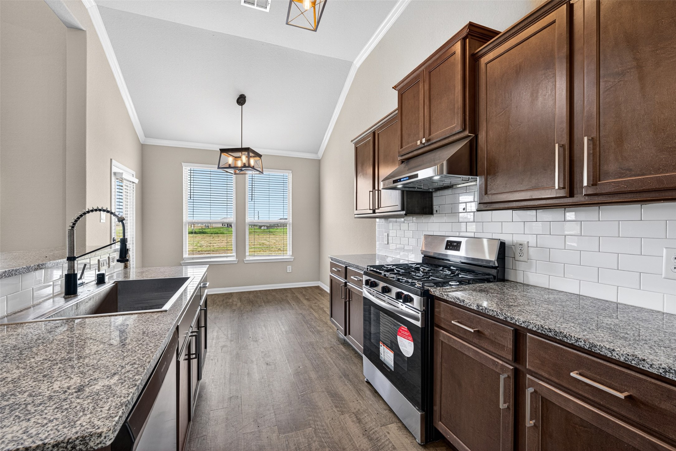 7703 Lehman Road Beasley, TX 77417 - Photo 17 of 50 Kitchen