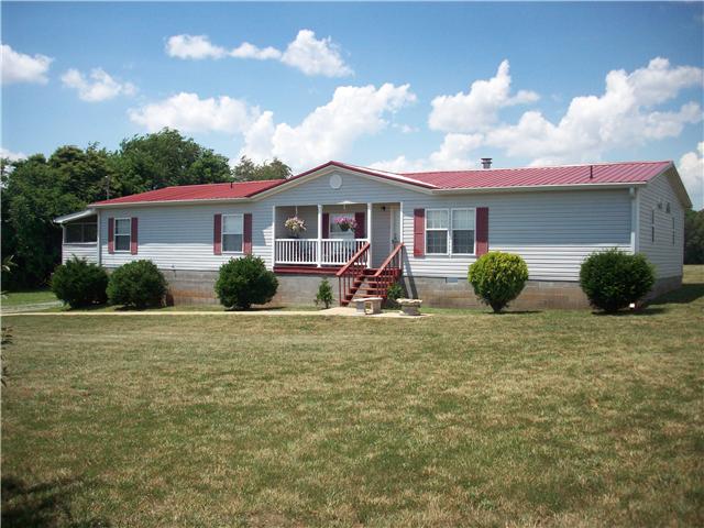 6200 Underwood Road Springfield, TN 37172 - Photo 1 of 16 a view of a house with backyard and garden