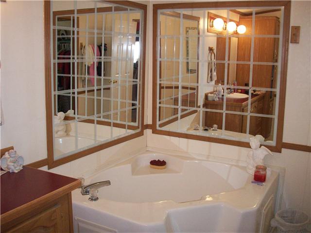 6200 Underwood Road Springfield, TN 37172 - Photo 4 of 16 a bathroom with a tub and shower