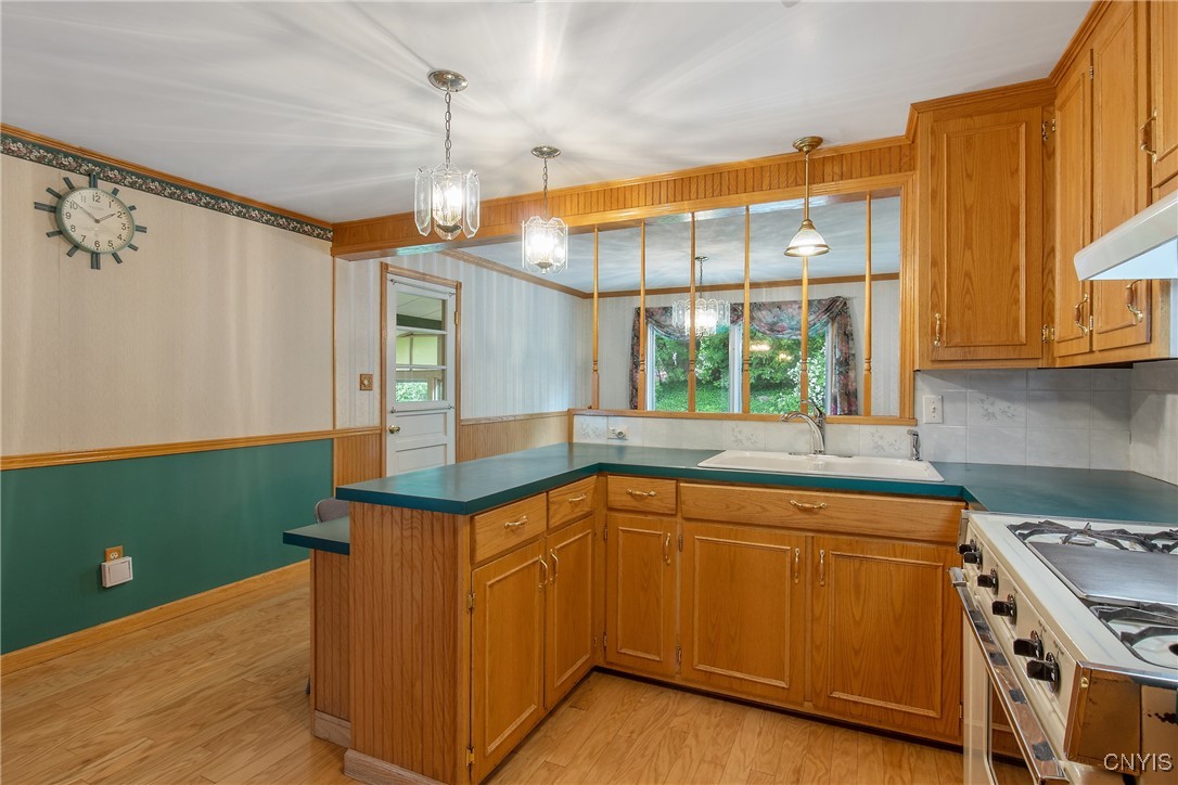 112 Vanida Drive Camillus, NY 13031 - Photo 7 of 37