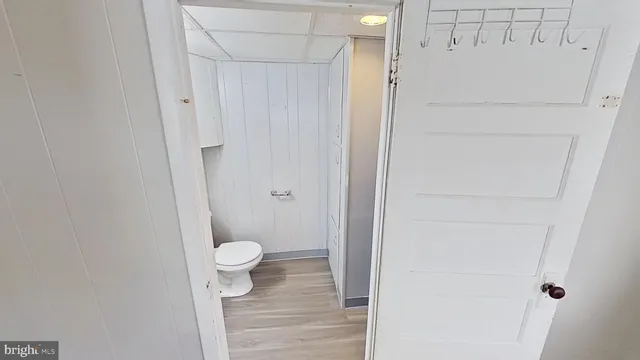 a bathroom with a toilet