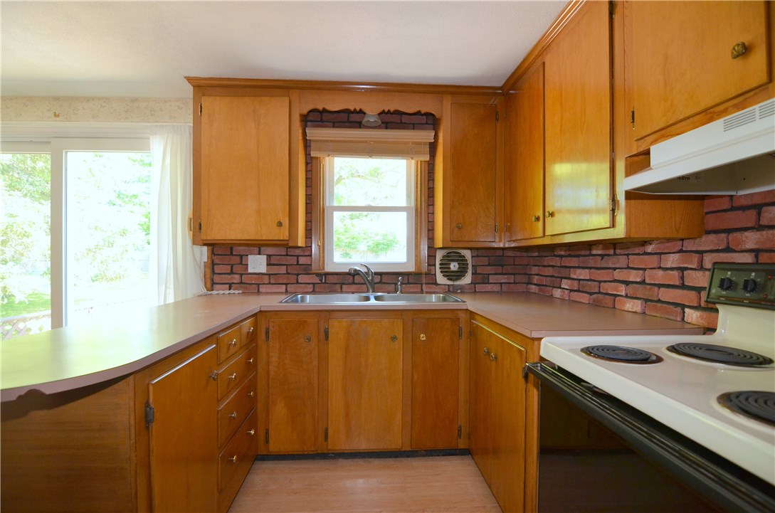 75 Amherst Road Warwick, RI 02889 - Photo 7 of 34