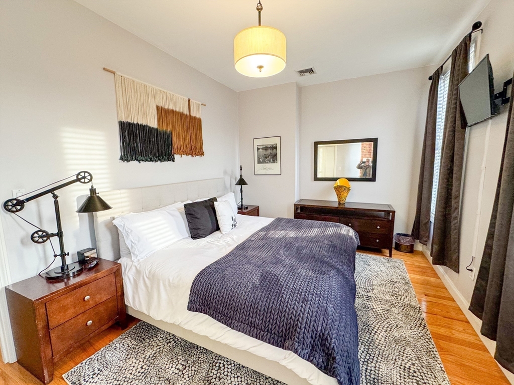 7 Harvard Street, Unit 3B Brookline, MA 02445 - Photo 5 of 13