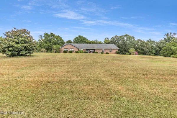 $290,000 | 70 Harris Chapel Road, Senatobia, MS 38668