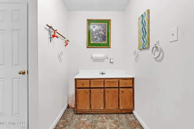 $290,000 | 70 Harris Chapel Road, Senatobia, MS 38668