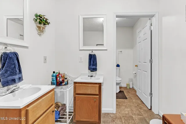 $290,000 | 70 Harris Chapel Road, Senatobia, MS 38668