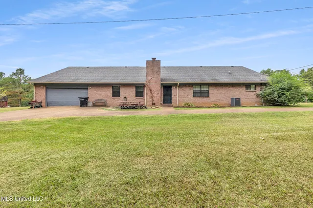 $290,000 | 70 Harris Chapel Road, Senatobia, MS 38668